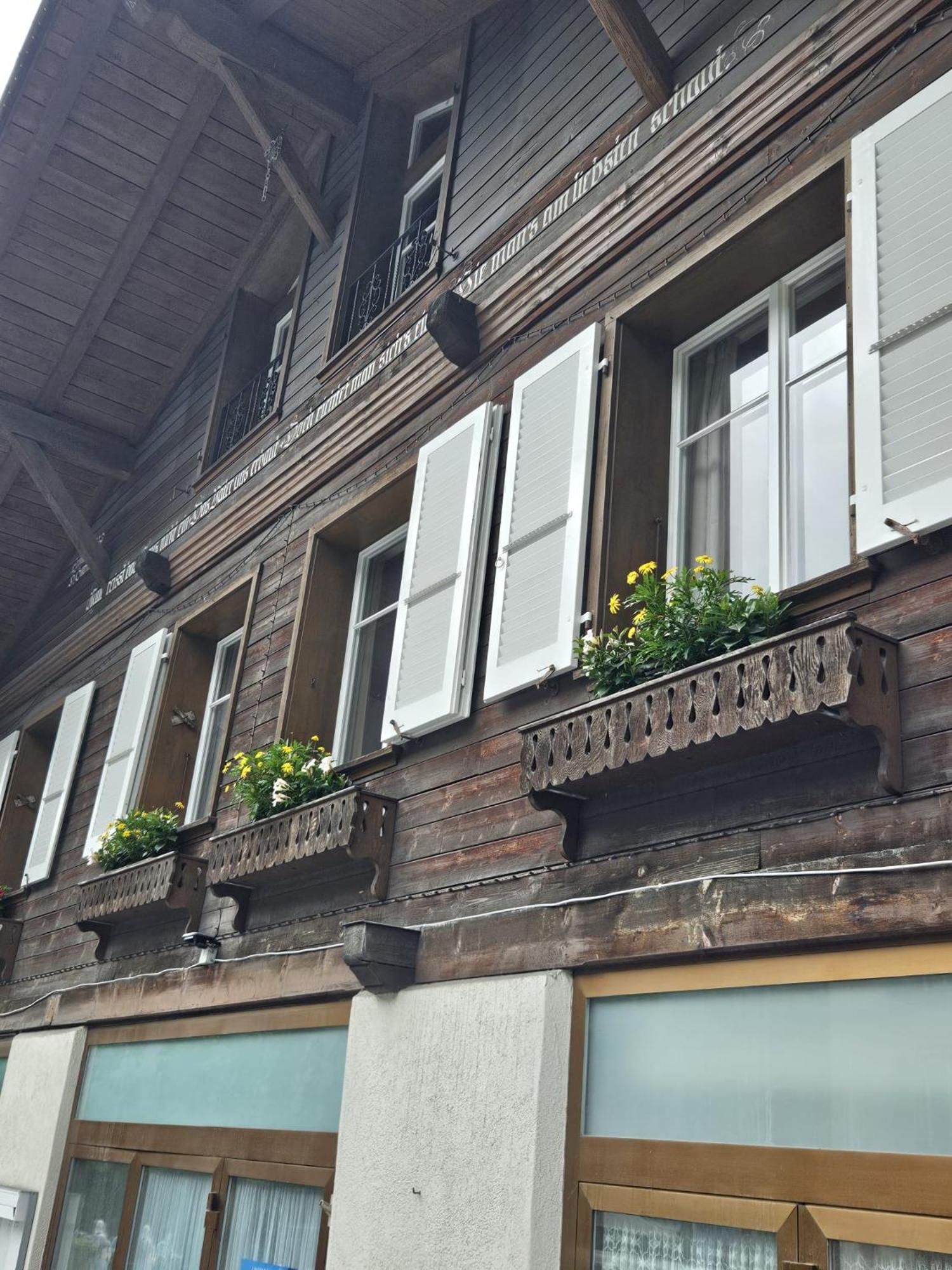 Chalet Maithili Lauterbrunnen -152-Year-Old Majestic Chalet 외부 사진